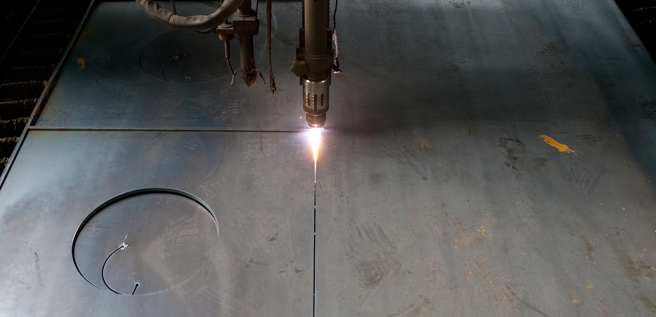 CNC-gesteuerte Brennschneidemaschine und Hochleistungs-Plasmaschneidanlage beim Handelshof Bautzen - Partner für Technik